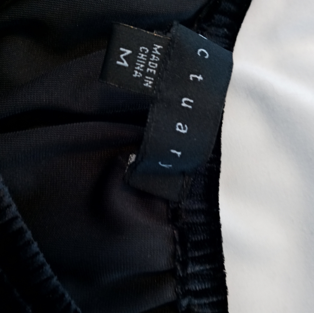 Sanctuary Black Black Velvet Off Shoulder Top - Picture 12 of 12